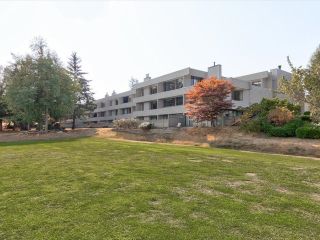 Photo 3: 311 15282 19 Avenue in Surrey: King George Corridor Condo for sale in "PARKVIEW" (South Surrey White Rock)  : MLS®# R2730157