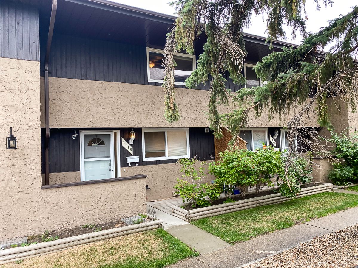 Main Photo: 1718 37 Street NW in Edmonton: Daly Grove Townhouse for sale
