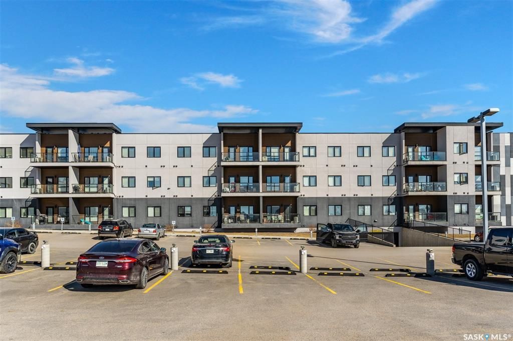 Main Photo: 304 545 Hassard Close in Saskatoon: Kensington Residential for sale : MLS®# SK921265
