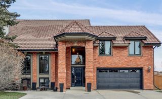 Main Photo: 216 Coach Light Bay SW in Calgary: Coach Hill Detached for sale : MLS®# A2130603