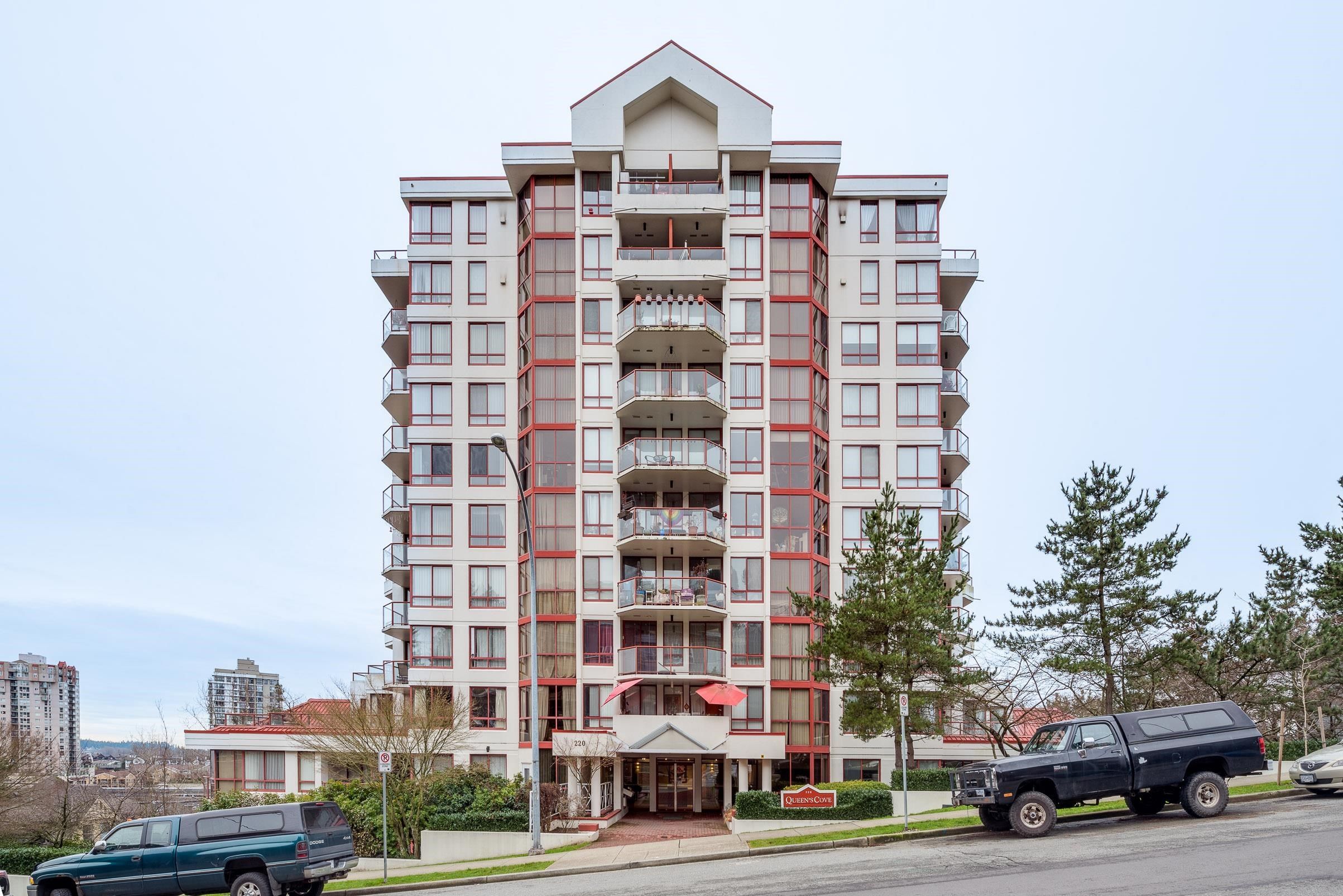 Main Photo: 203 220 ELEVENTH Street in New Westminster: Uptown NW Condo for sale : MLS®# R2645122