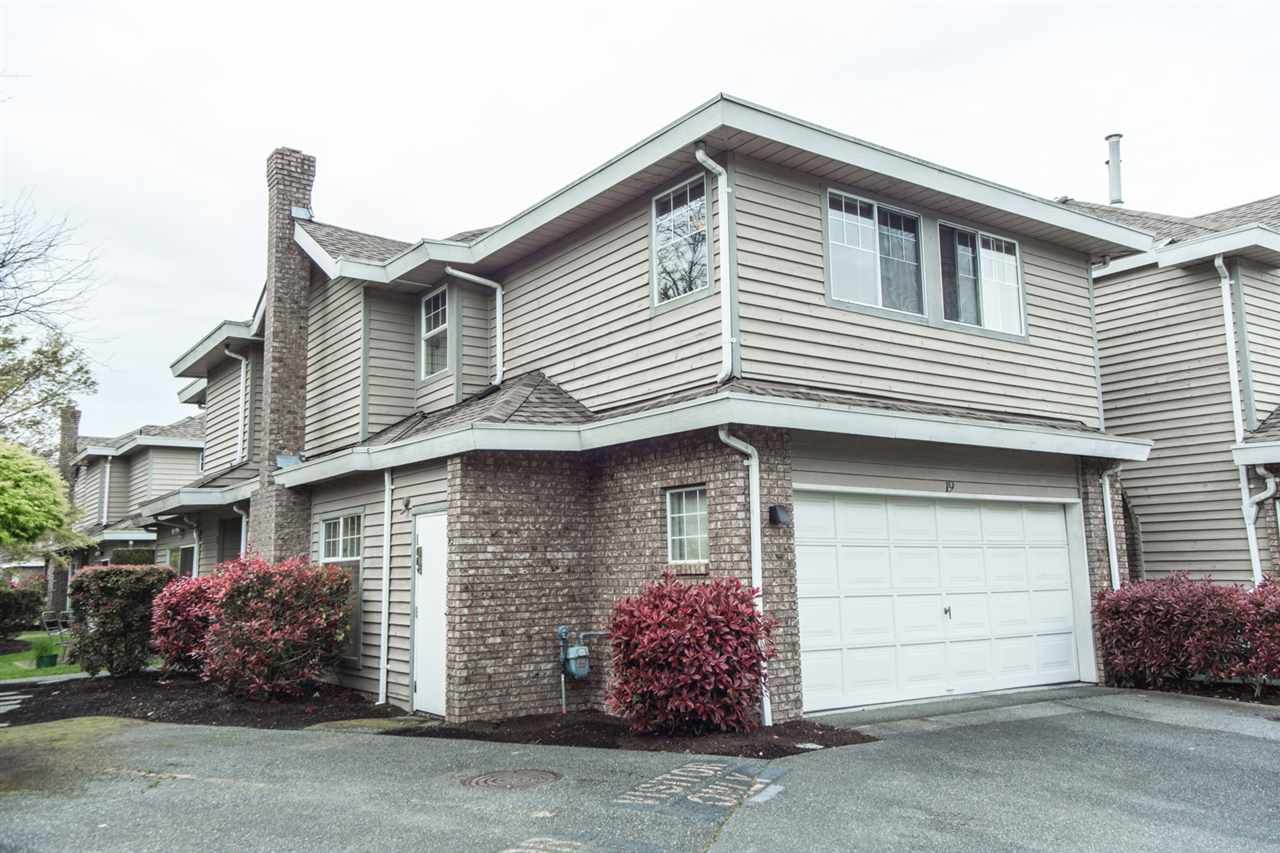 Main Photo: 19 8551 GENERAL CURRIE ROAD in Richmond: Brighouse South Townhouse for sale : MLS®# R2051652