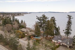 Photo 8: 9005 Lochside Dr in North Saanich: NS Bazan Bay House for sale : MLS®# 953777