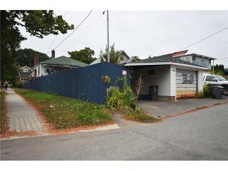 Photo 9: 2004 E 8TH Avenue in Vancouver: Grandview VE House for sale in "COMMERCIAL DRIVE" (Vancouver East)  : MLS®# V910126