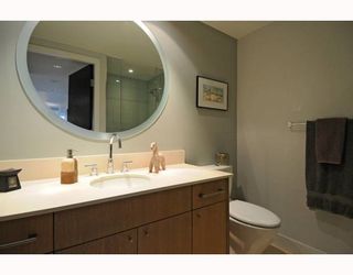 Photo 7: 605 1455 HOWE Street in Vancouver: False Creek North Condo for sale in "POMARIA" (Vancouver West)  : MLS®# V798915