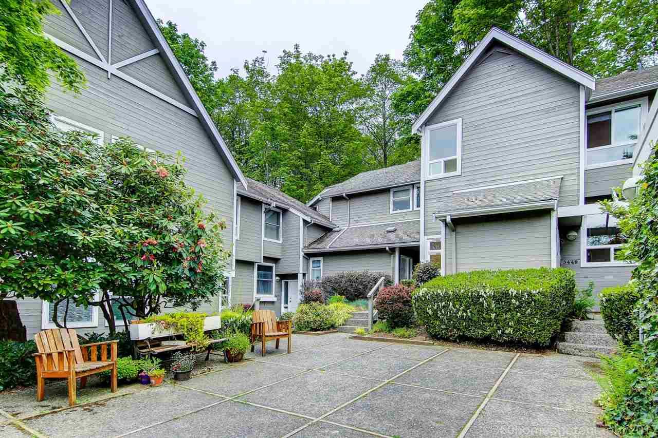 Main Photo: 3449 WEYMOOR Place in Vancouver: Champlain Heights Townhouse for sale in "MOORPARK" (Vancouver East)  : MLS®# R2168309