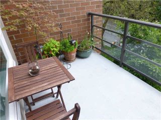 Photo 7: 303 2181 W 12TH Avenue in Vancouver: Kitsilano Condo for sale in "THE CARLINGS" (Vancouver West)  : MLS®# V1072129