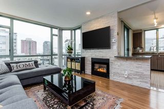 Photo 1: 405 140 E 14TH Street in North Vancouver: Central Lonsdale Condo for sale : MLS®# R2223538