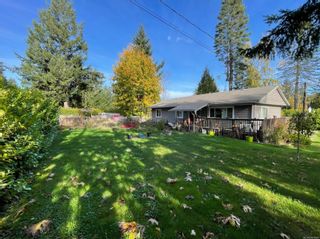 Photo 4: 5892 Bates Rd in Courtenay: CV Courtenay North Manufactured Home for sale (Comox Valley)  : MLS®# 947044