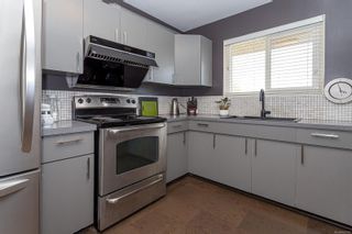 Photo 18: 104 Burnett Rd in View Royal: VR View Royal Single Family Residence for sale : MLS®# 963709