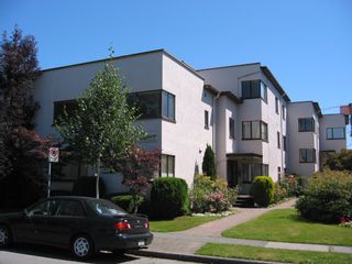 Photo 1: 104-6020 East Boulevard in Vancouver West: Kerrisdale Condo for sale