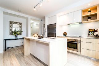 Photo 10: 308 111 E 3RD Street in North Vancouver: Lower Lonsdale Condo for sale in "The Versatile Building" : MLS®# R2263071