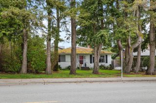Photo 4: 15651 THRIFT Avenue: White Rock House for sale (South Surrey White Rock)  : MLS®# R2876569