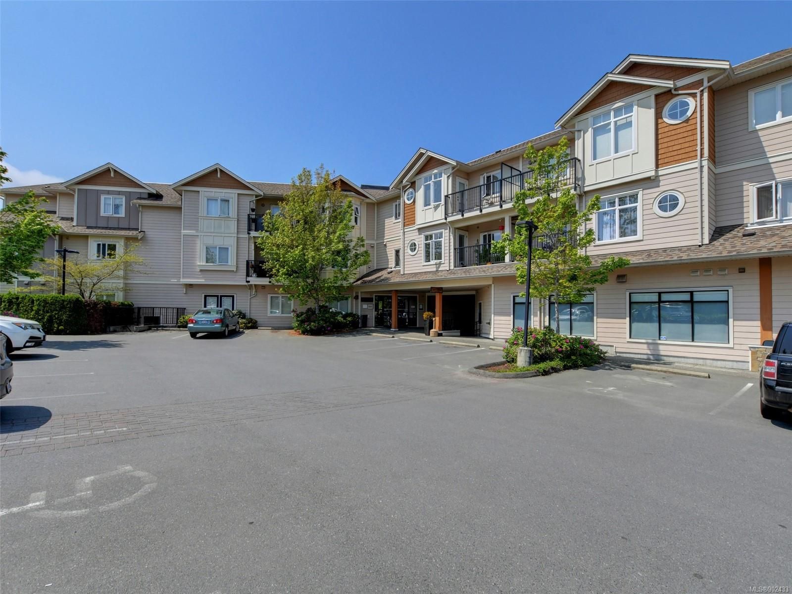Main Photo: 104 7088 West Saanich Rd in Central Saanich: CS Brentwood Bay Condo for sale : MLS®# 902433