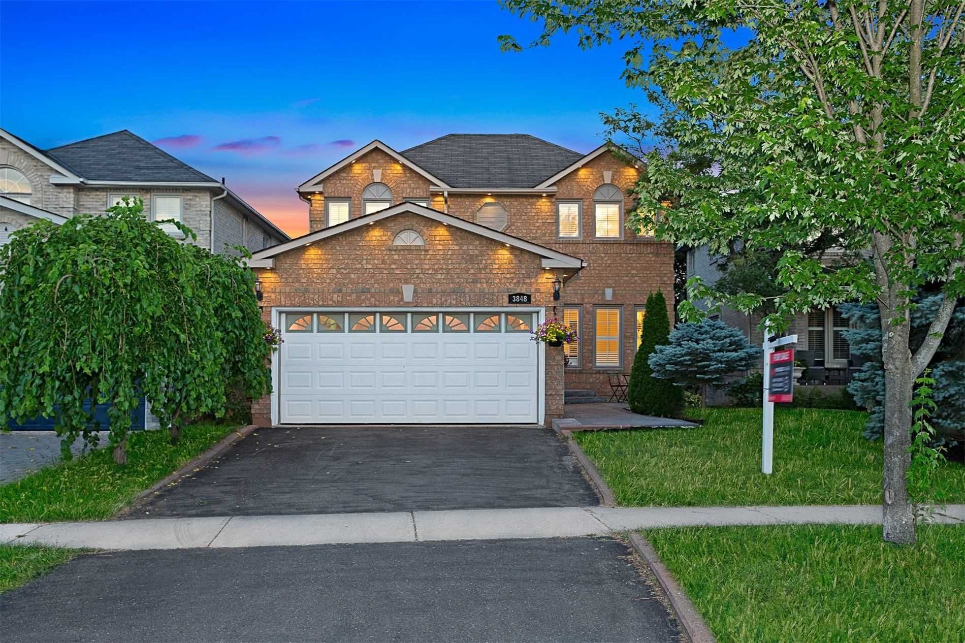 Main Photo: 3848 Periwinkle Crescent in Mississauga: Lisgar House (2-Storey) for sale : MLS®# W4819537