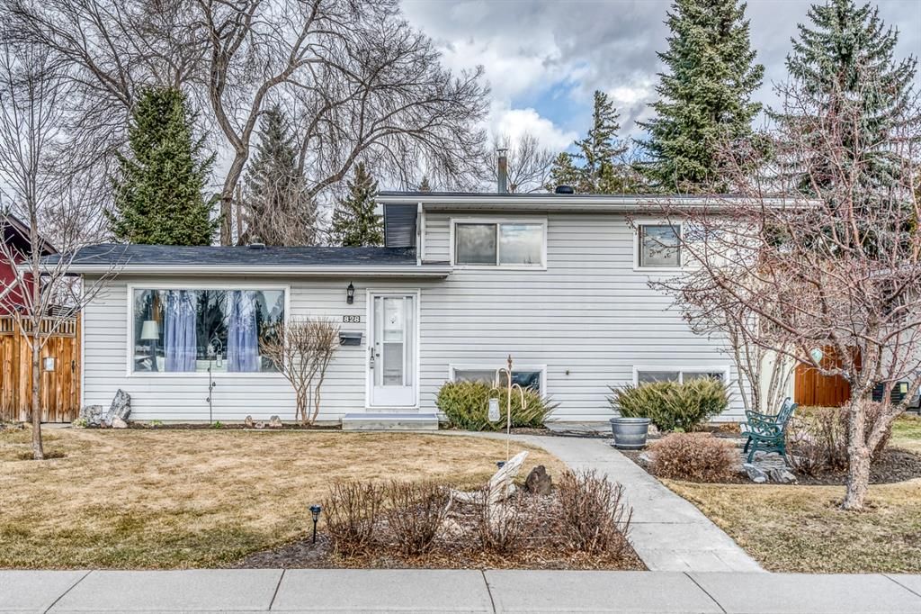 Main Photo: 828 94 Avenue SE in Calgary: Acadia Detached for sale : MLS®# A1203471