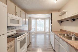 Photo 6: 324 Woodfield Place SW in Calgary: Woodbine Detached for sale : MLS®# A1188782