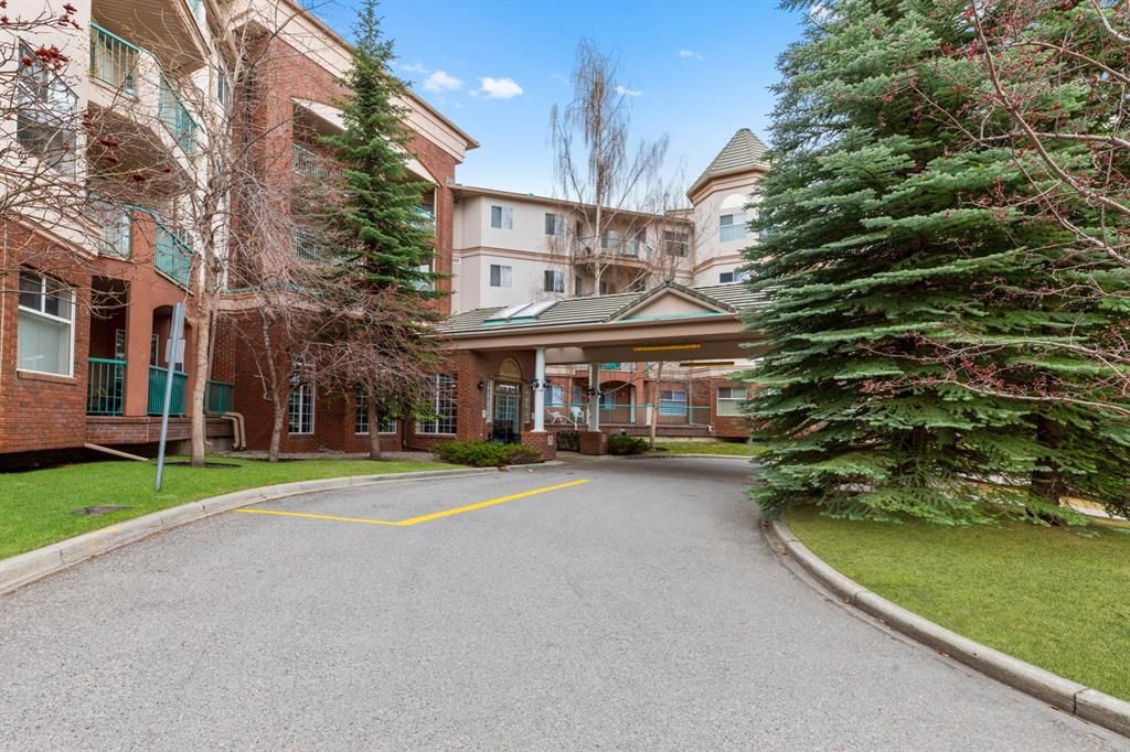Main Photo: 116 200 Lincoln Way SW in Calgary: Lincoln Park Apartment for sale : MLS®# A1105192