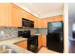 Photo 2: 30 795 W 8TH Avenue in Vancouver: Fairview VW Townhouse for sale in "DOVER POINTE" (Vancouver West)  : MLS®# V1002924