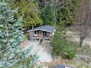 Photo 9: 2126 SUNSHINE COAST Highway: Roberts Creek House for sale (Sunshine Coast)  : MLS®# R2809654