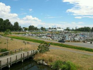 Photo 8: 326 5600 ANDREWS RD in Richmond: Steveston South Condo for sale in "LAGOONS" : MLS®# V604338