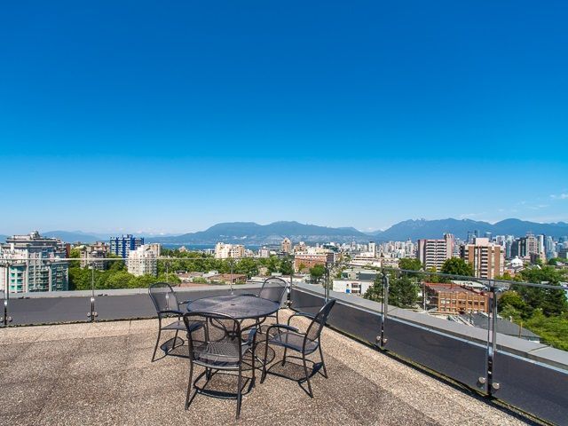 Main Photo: 206 1445 MARPOLE Avenue in Vancouver: Fairview VW Condo for sale in "Hycroft Towers" (Vancouver West)  : MLS®# R2282720