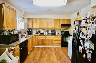 Photo 3: 710 Cedar St. in Sicamous: House for sale : MLS®# 10245429