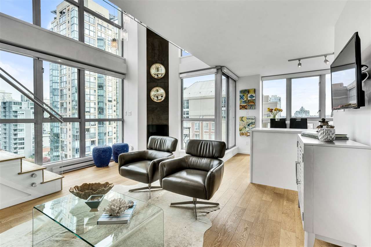Main Photo: 1207 1238 RICHARDS Street in Vancouver: Yaletown Condo for sale in "Metropolis" (Vancouver West)  : MLS®# R2515222