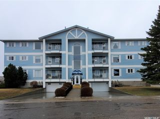 Photo 2: 301 408 Heritage Drive in Estevan: Residential for sale : MLS®# SK893617