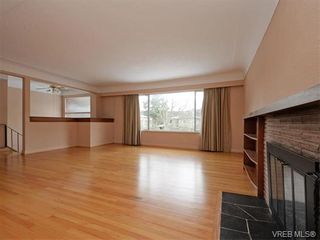 Photo 4: 1740 Mortimer St in VICTORIA: SE Mt Tolmie House for sale (Saanich East)  : MLS®# 750626