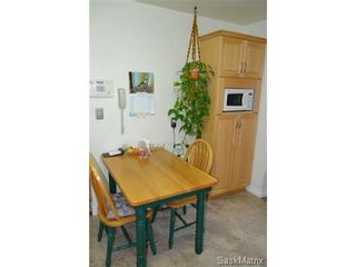 Photo 5: 1624 Sommerfeld Avenue in Saskatoon: Holliston Single Family Dwelling for sale (Saskatoon Area 02)  : MLS®# 504611