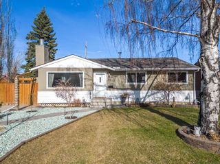 Photo 2: 7512 Fleetwood Drive SE in Calgary: Fairview Detached for sale : MLS®# A2124343