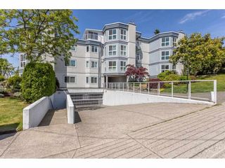 Photo 2: 101 15941 MARINE Drive: White Rock Condo for sale in "The Heritage" (South Surrey White Rock)  : MLS®# R2591259