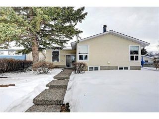 Photo 2: 6415 LONGMOOR Way SW in Calgary: Lakeview House for sale : MLS®# C4102401