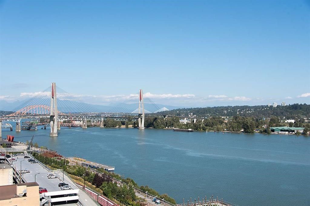Main Photo: 2103 668 COLUMBIA Street in New Westminster: Quay Condo for sale in "TRAPP + HOLBROOK" : MLS®# R2298747
