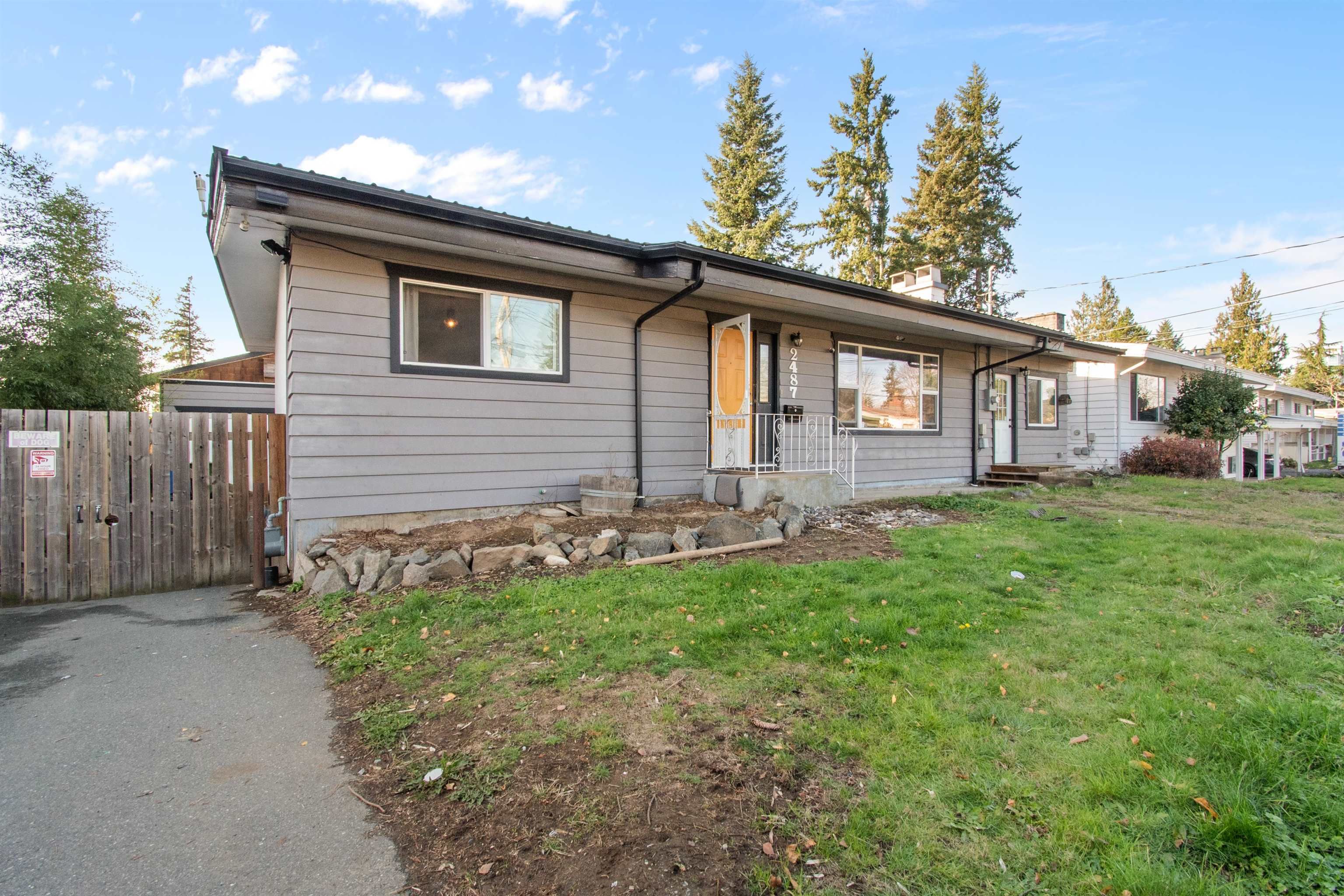 Main Photo: 2487 ADELAIDE Street in Abbotsford: Abbotsford West House for sale : MLS®# R2833455