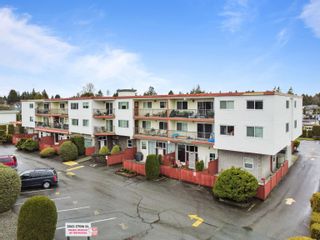 Photo 1: 303 3043 270 Street in Langley: Aldergrove Langley Condo for sale in "Alderview Place" : MLS®# R2862385