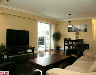 Photo 3: 302 5419 201A Street in Langley: Langley City Condo for sale in "Vista Gardens" : MLS®# F2928069