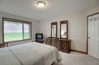 Photo 15: 13 Strathearn Gardens SW in Calgary: Strathcona Park Semi Detached for sale : MLS®# A1114770