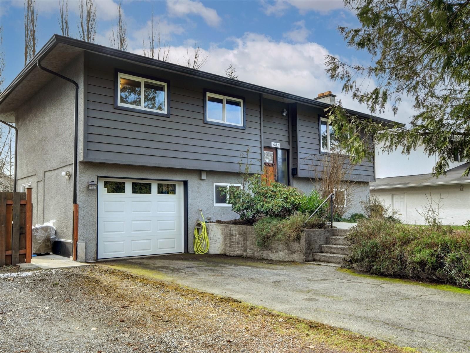 Main Photo: 641 Baltic Pl in Saanich: SW Glanford House for sale (Saanich West)  : MLS®# 867213