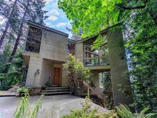 Photo 2: 4013 ROSE Crescent in West Vancouver: Sandy Cove House for sale : MLS®# R2806051