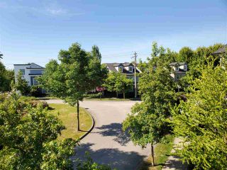 Photo 19: 30 11067 BARNSTON VIEW Road in Pitt Meadows: South Meadows Townhouse for sale in "COHO" : MLS®# R2476146