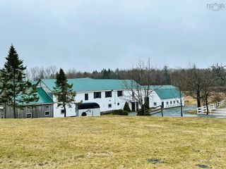 Photo 5: 198 Rosley Road in Beaver Bank: 26-Beaverbank, Upper Sackville Farm for sale (Halifax-Dartmouth)  : MLS®# 202405608