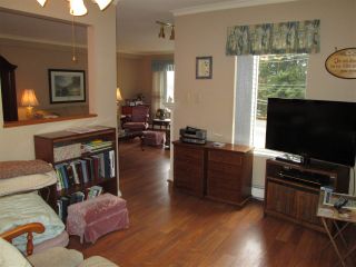 Photo 5: 210 2451 GLADWIN Road in Abbotsford: Abbotsford West Condo for sale in "Centennial Court" : MLS®# R2145469