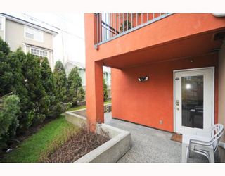 Photo 9: 104 863 W 16TH Avenue in Vancouver: Fairview VW Condo for sale in "BERKERLY COURT" (Vancouver West)  : MLS®# V756449