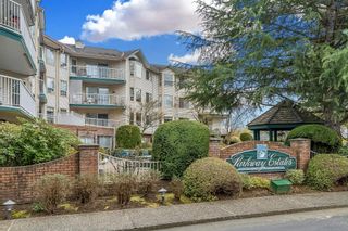 Photo 2: 117 5360 205 Street in Langley: Langley City Condo for sale in "Parkway Estates" : MLS®# R2866402