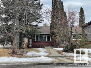 Photo 1: 9704 143 Street NW in Edmonton: Zone 10 House for sale : MLS®# E4377656