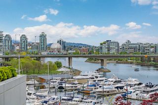 Photo 6: 806 1228 MARINASIDE Crescent in Vancouver: Yaletown Condo for sale (Vancouver West)  : MLS®# R2879954