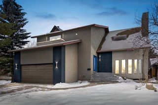 Photo 1: 80 Strathbury Circle SW in Calgary: Strathcona Park Detached for sale : MLS®# A2022102