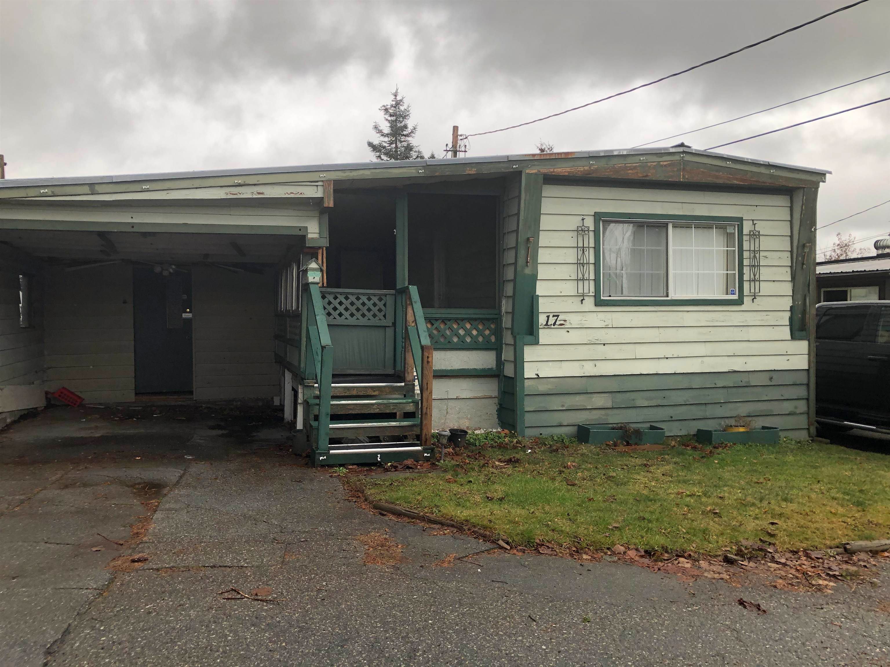 Main Photo: 17 16039 FRASER Highway in Surrey: Fleetwood Tynehead Manufactured Home for sale : MLS®# R2746781